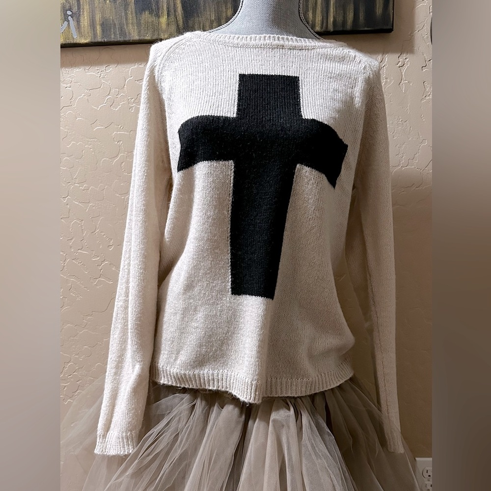 F21 Women's (L) Cross, Long Sleeve Sweater